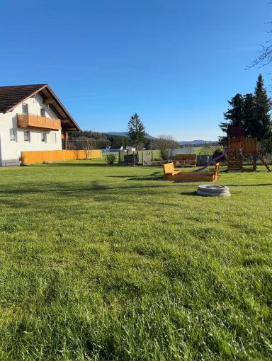 Ferienwohnung mit Spielplatz, Garten